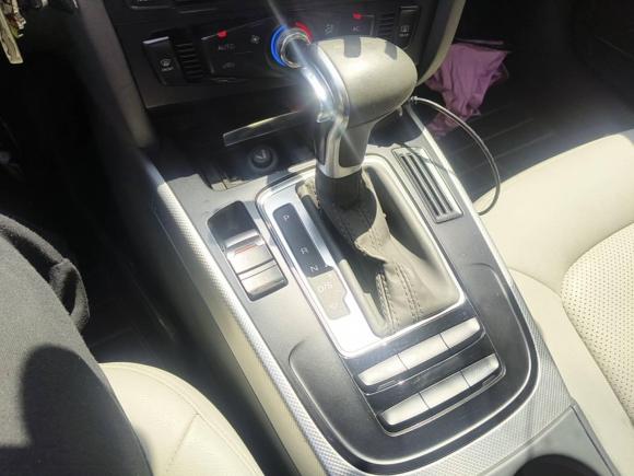 [杭州·浙A] 二手奥迪奥迪A4L2013款 35 TFSI 自动标准型