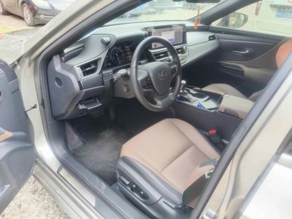 [上海·沪N] 二手雷克萨斯雷克萨斯ES2022款 300h 臻享版