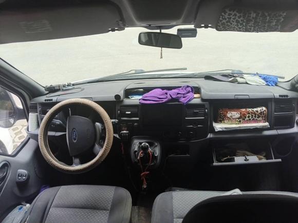 [成都·川A] 二手福特新世代全顺2009款 2.4T柴油标准型短轴中顶国III