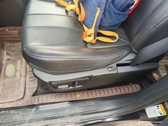 [广州·粤A] 二手路虎神行者22013款 2.2T SD4 SE柴油版