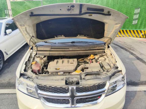 [成都·川A] 二手道奇酷威2013款 2.4L 两驱尊尚版