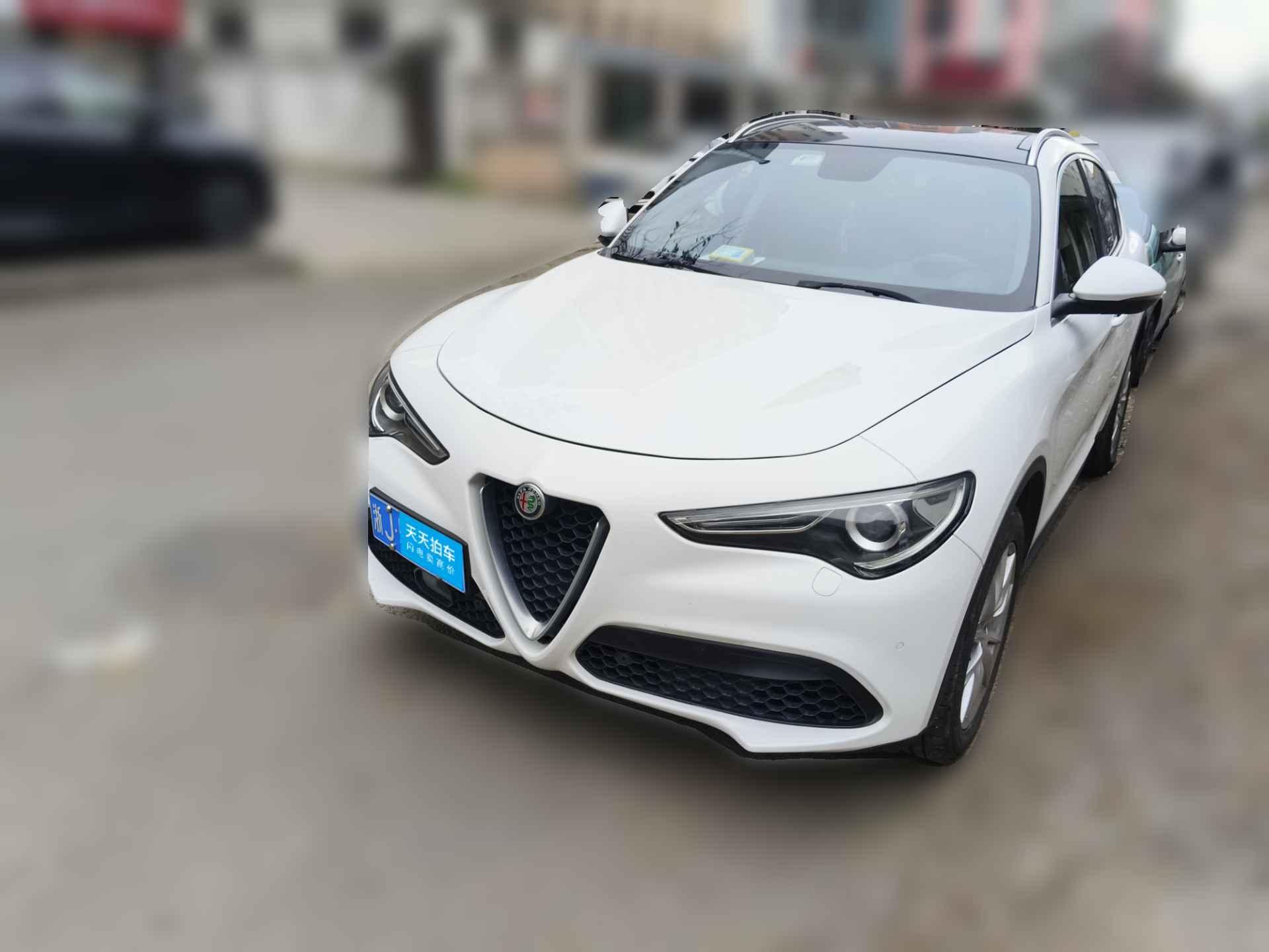 [台州·浙J] 阿尔法·罗密欧Stelvio斯坦维2017款 2.0T 280HP 豪华版