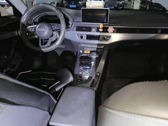 [南京·苏A] 二手奥迪奥迪A4L2018款 30周年年型 40 TFSI 时尚型