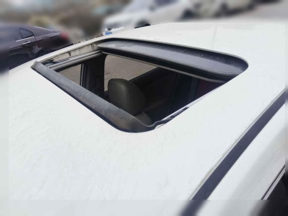 [西安·陕U] 二手日产轩逸2012款 1.6XL 手动豪华版