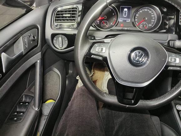 [成都·川A] 二手大众高尔夫2015款 1.4TSI 自动旗舰型