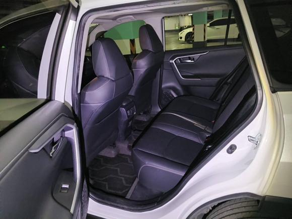 [上海·沪D] 二手丰田RAV4荣放2022款 2.0L CVT两驱风尚Plus版