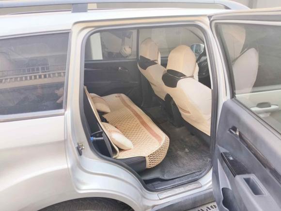 [杭州·粤E] 二手陆风陆风X82014款 探索版 2.5T 柴油4X4豪华型