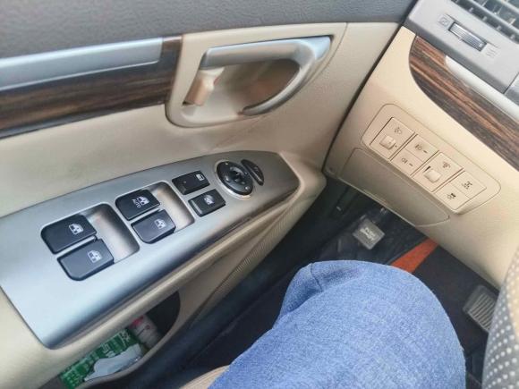 [上海·沪E] 二手现代胜达经典2010款 2.4 豪华版 七座四驱