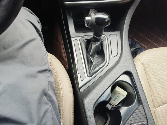 [苏州·苏E] 二手起亚起亚K52015款 2.0L 自动GL