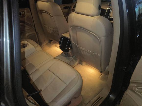 [广州·粤A] 二手保时捷Cayenne2014款 Cayenne Platinum Edition 3.0T