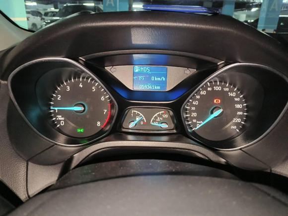 [青岛·鲁B] 二手福特福克斯2018款 两厢经典 1.6L 自动风尚型智行版