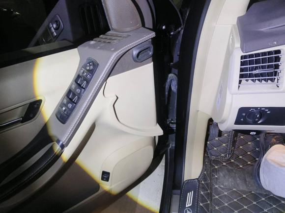 [上海·沪F] 二手奔驰奔驰R级2017款 R 320 4MATIC 商务型臻藏版