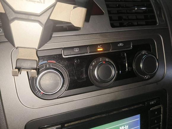 [上海·沪K] 二手大众途安2011款 1.4T DSG智雅版5座