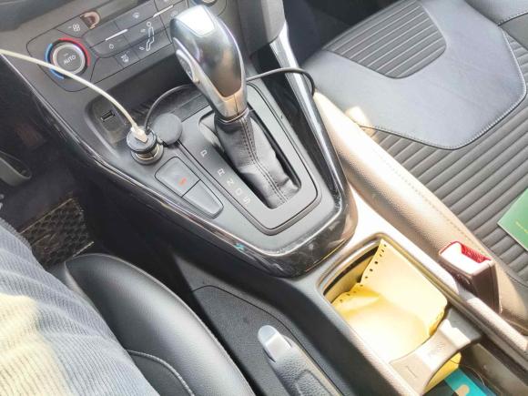 [上海·沪C] 二手福特福克斯2017款 三厢 EcoBoost 125 自动超能风尚型智行版