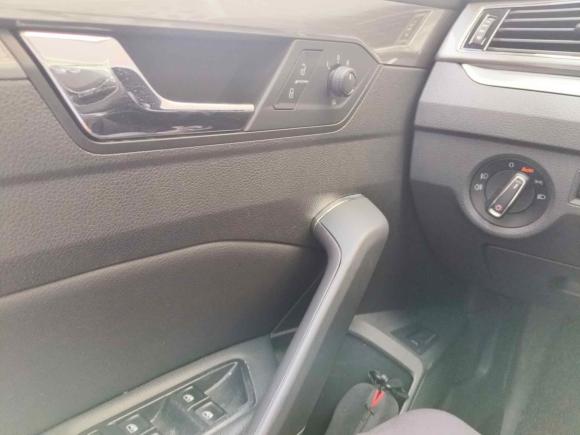 [上海·沪F] 二手大众帕萨特2017款 330TSI DSG尊荣版