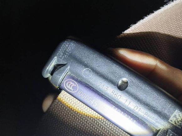 [深圳·粤B] 二手奔驰奔驰E级新能源2022款 改款三 E 350 e L 插电式混合动力轿车