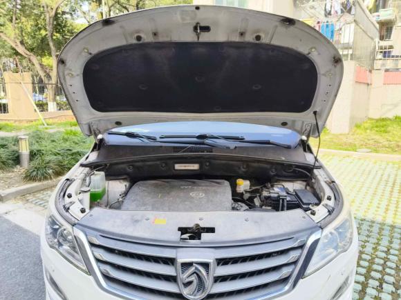 [上海·沪G] 二手宝骏宝骏5602015款 1.8L 手动豪华型