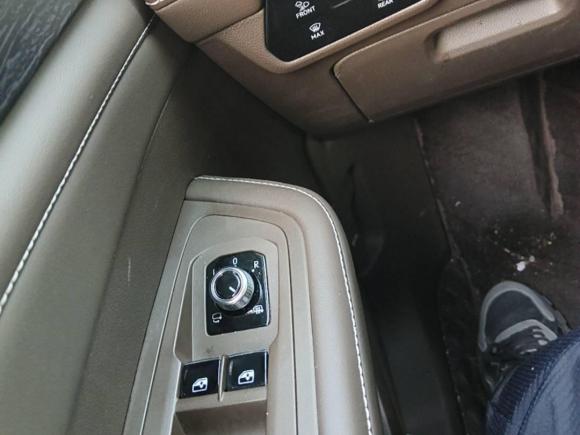 [上海·苏F] 二手大众威然2023款 380TSI 尊贵版