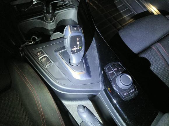 [上海·沪B] 二手宝马宝马1系2015款 120i 运动设计套装