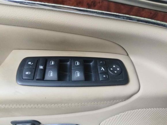 [深圳·粤B] 二手Jeep大切诺基2011款 3.6L 豪华导航版