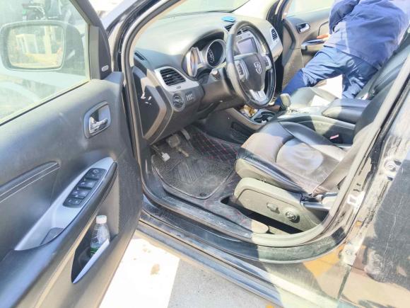 [南通·沪A] 二手道奇酷威2013款 2.4L 两驱尊尚版