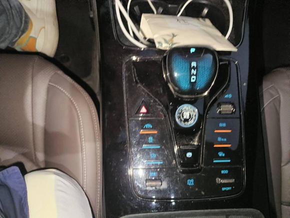 [上海·沪A] 二手比亚迪汉2021款 EV 标准续航版豪华型