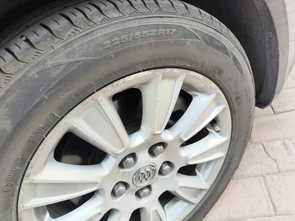 [济南·鲁H] 二手别克君越2012款 2.4L SIDI舒适版