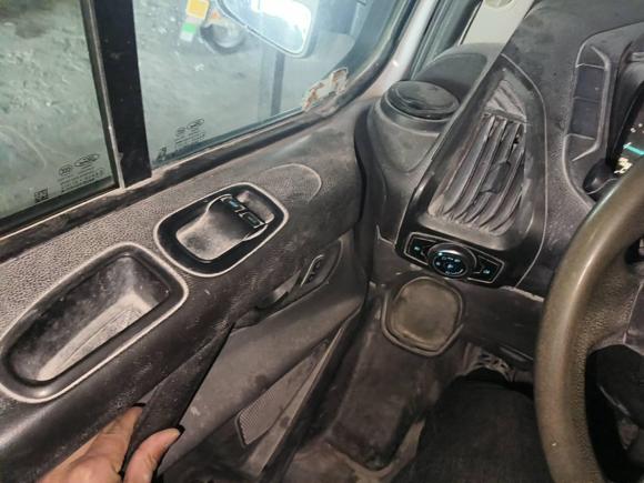 [嘉兴·浙F] 二手福特全顺2017款 2.0T柴油多功能商用车短轴低顶国V