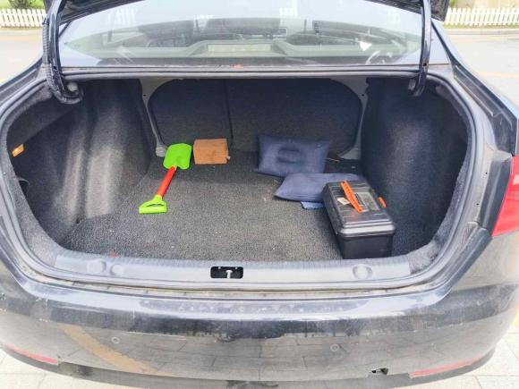 [上海·沪A] 二手大众朗逸2013款 改款经典 1.6L 自动舒适版