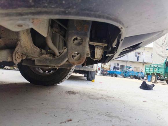 [杭州·浙F] 二手江铃驭胜S3502013款 2.4T 自动两驱柴油豪华版5座