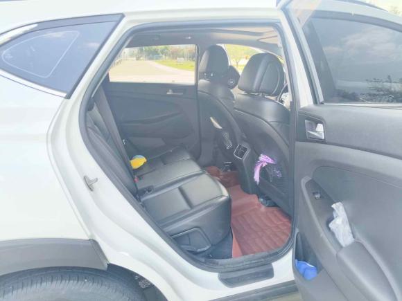 [武汉·鄂A] 二手现代途胜2018款 1.6T 双离合两驱15周年特别版