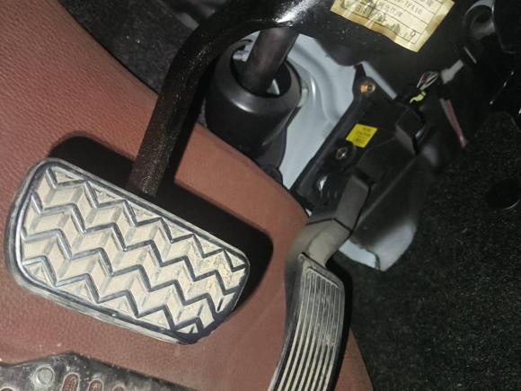 [济南·鲁A] 二手一汽骏派D602015款 1.8L 自动豪华型