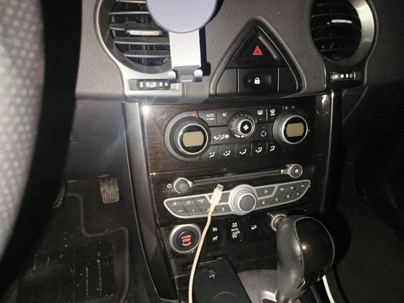 [苏州·苏E] 二手雷诺科雷傲2013款 2.5L 四驱舒适导航版