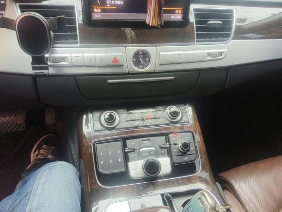 [武汉·鄂A] 二手奥迪奥迪A82014款 A8L 45 TFSI quattro豪华型