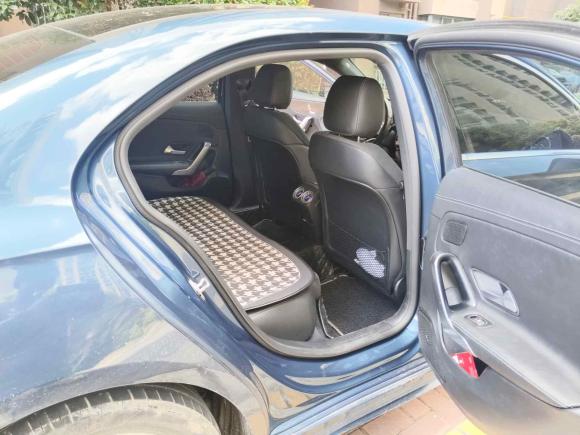 [上海·沪G] 二手奔驰奔驰A级2019款 改款 A 200 L 运动轿车