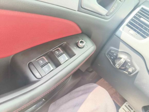 [上海·鄂W] 二手奥迪奥迪Q52018款 典藏版 40 TFSI 技术型