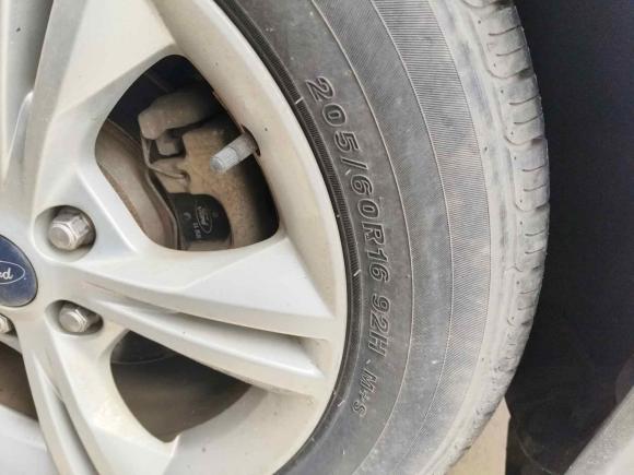 [嘉兴·浙F] 二手福特福克斯2012款 三厢 1.6L 自动风尚型