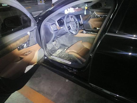 [杭州·浙A] 二手沃尔沃沃尔沃S902022款 B5 智远豪华版