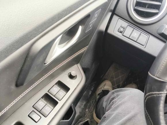 [广州·贵H] 二手奔腾奔腾X402019款 1.6L 自动豪华型 国V