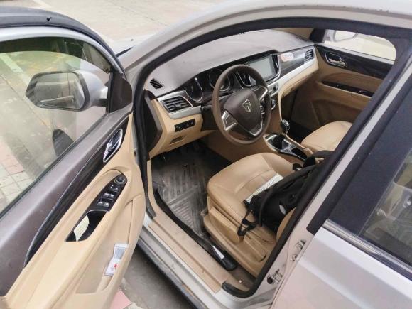 [佛山·粤E] 二手宝骏宝骏7302016款 1.5L 手动舒适型 7座 国V