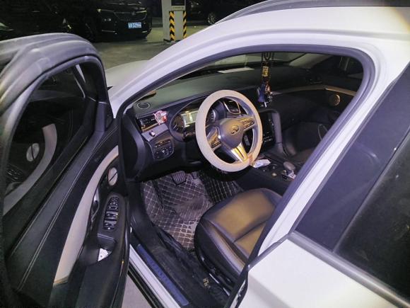 [深圳·粤B] 二手英菲尼迪英菲尼迪QX502018款 2.0T 四驱智能版