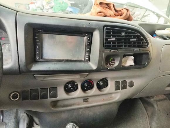 [上海·沪A] 二手福特经典全顺2013款 2.8T柴油普通型短轴中顶JX493ZLQ4