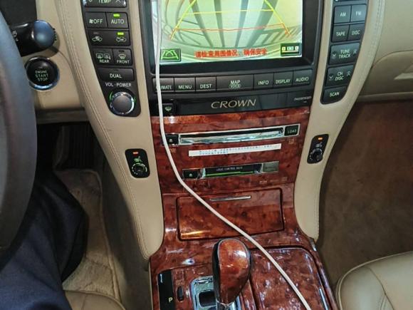 [广州·粤E] 二手丰田皇冠2007款 3.0L Royal Saloon标准