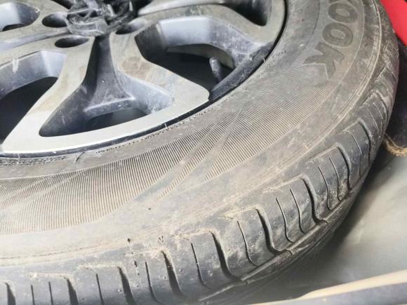 [成都·川B] 二手现代途胜2013款 2.0L 手动两驱时尚型