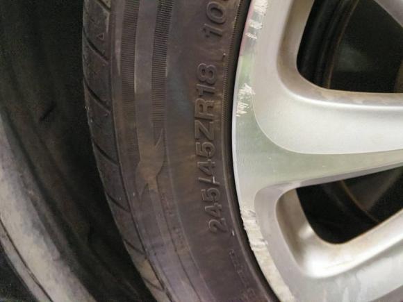 [上海·沪C] 二手别克君越2013款 2.4L SIDI豪华舒适型