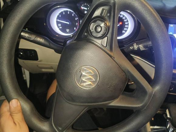 [上海·鄂A] 二手别克威朗2017款 三厢 15S 自动进取型