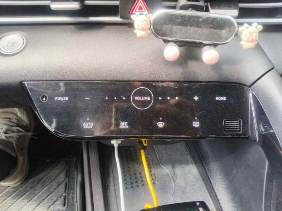 [深圳·苏E] 二手现代伊兰特2021款 1.5L CVT LUX尊贵版