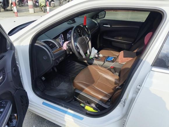 [无锡·苏B] 二手克莱斯勒克莱斯勒300C2014款 3.0L 卓越版