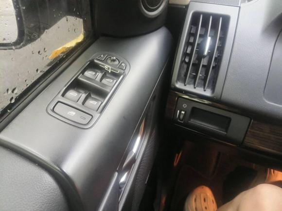 [上海·沪G] 二手路虎神行者22014款 2.2T SD4 SE柴油版