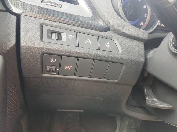 [广州·粤A] 二手现代胜达2013款 2.4L 自动两驱智能型